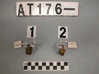 藏品(女子青銅玉墜耳飾)的圖片